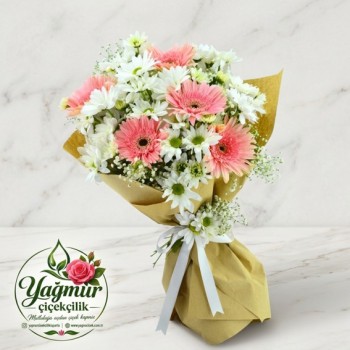 Pembe Gerbera ve Beyaz Papatya Kraft Buket